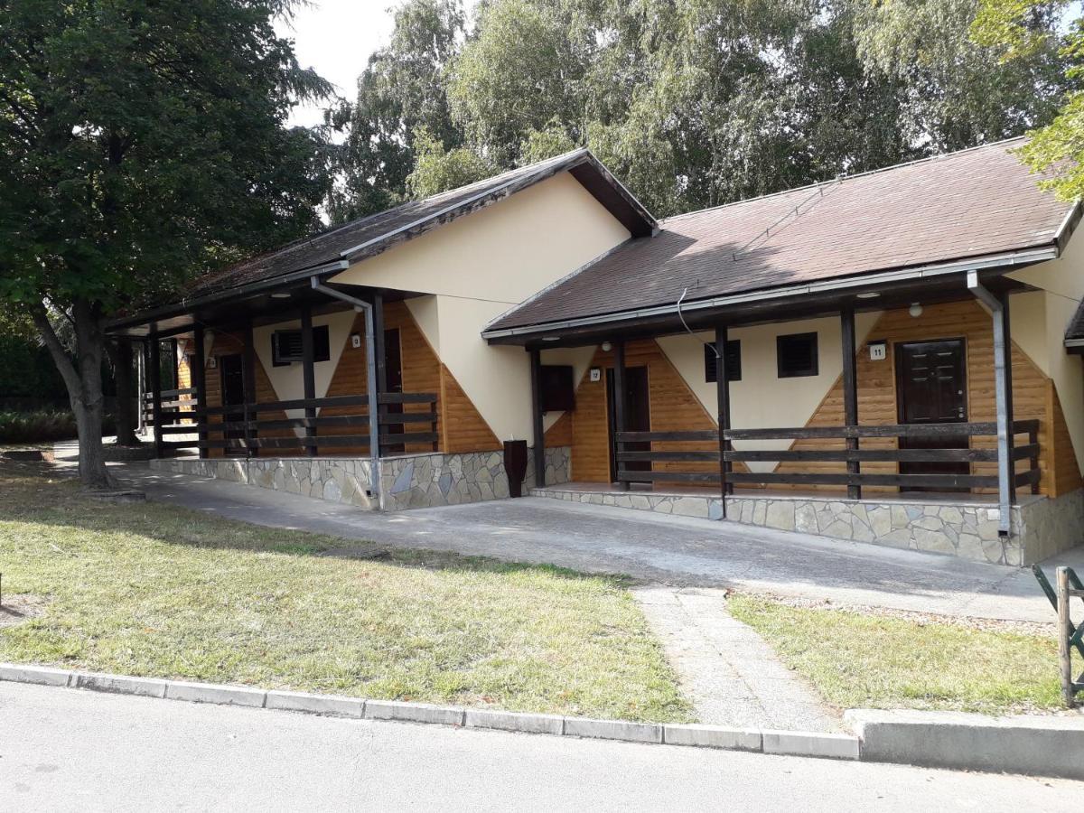 Hotel Marina Oasa Grocka エクステリア 写真