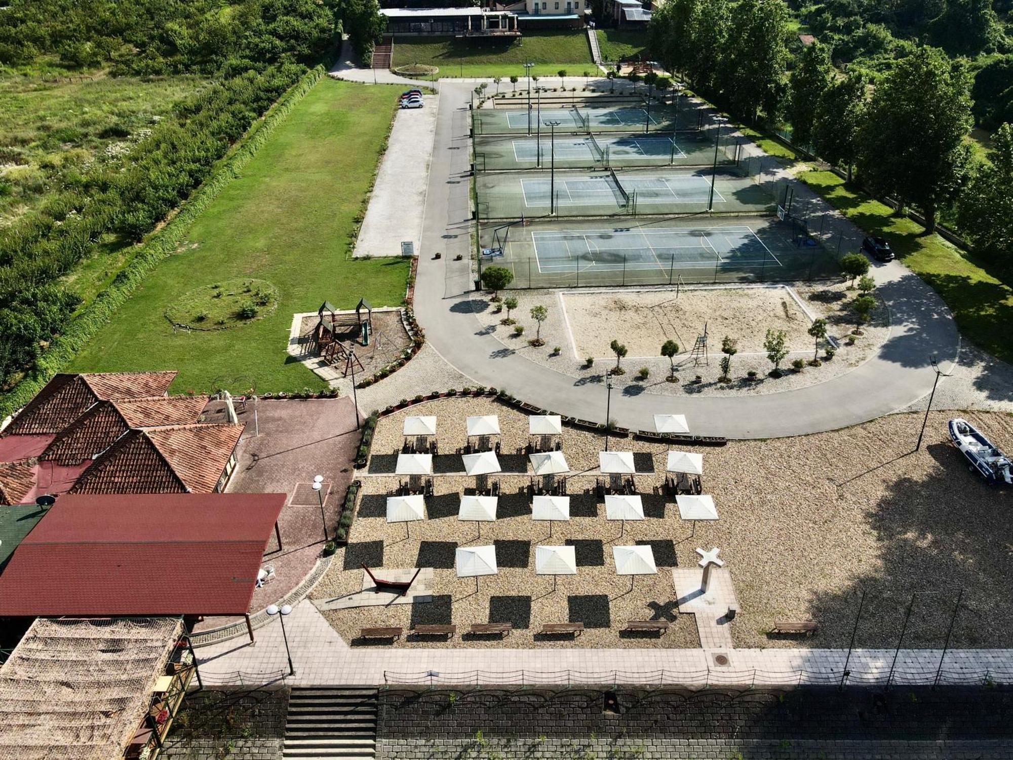 Hotel Marina Oasa Grocka エクステリア 写真