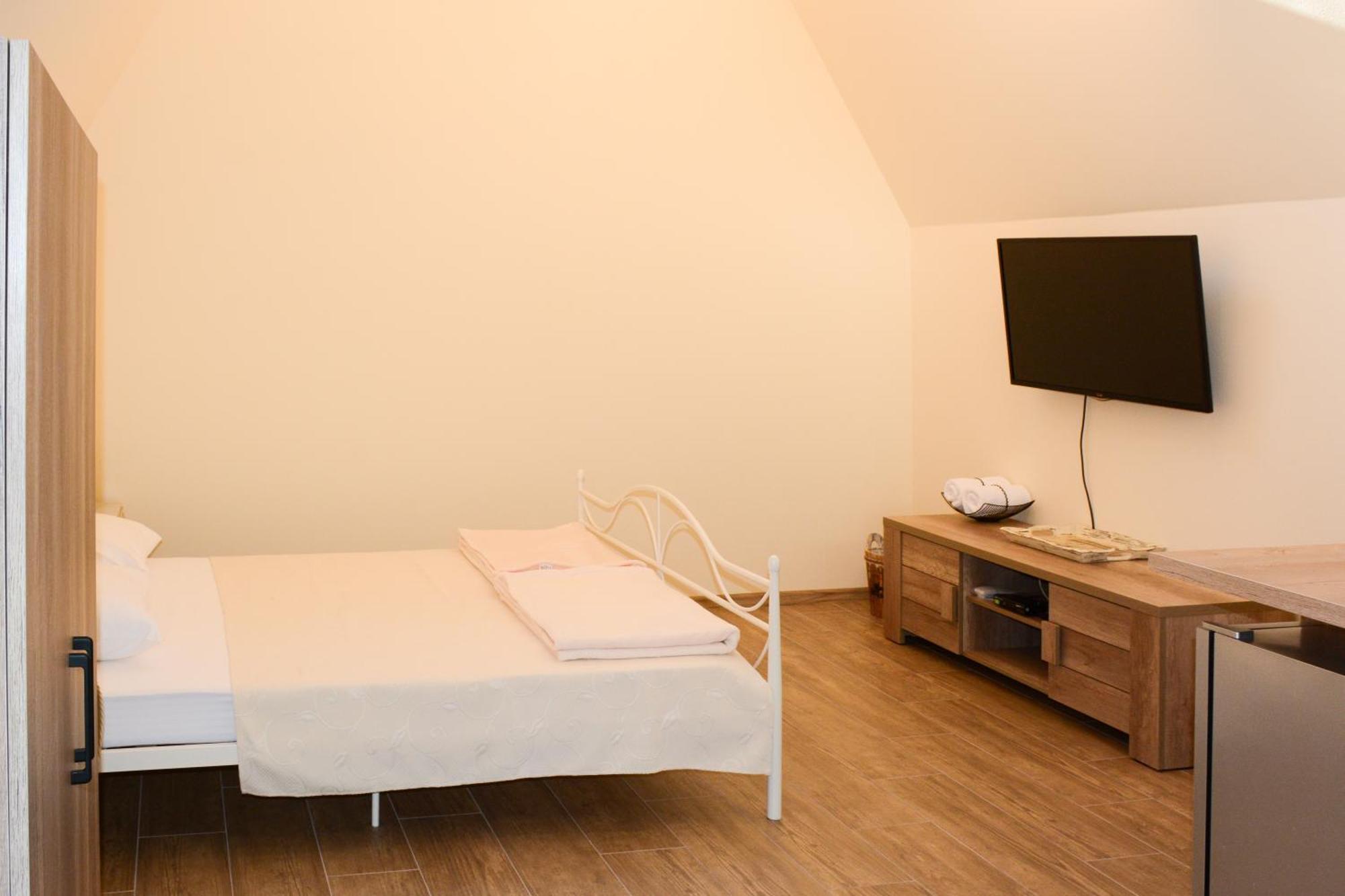 Hotel Marina Oasa Grocka エクステリア 写真